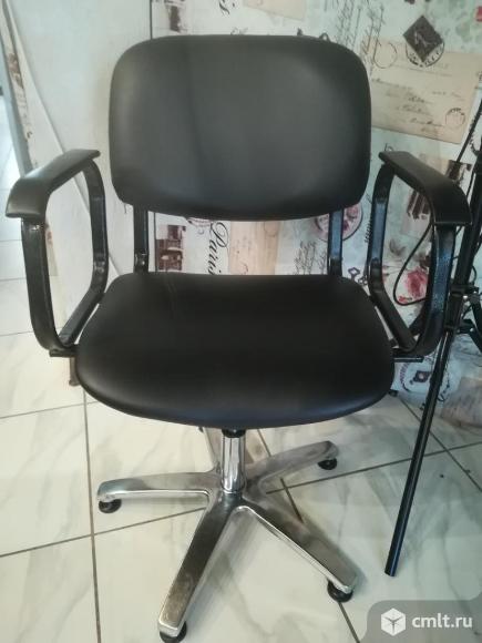 Парикмахерское кресло бу. Парикмахерское оборудование б/у. Кресла парикмахерские б/у. Кресло для парикмахерской береза. Кресла для парикмахеров премиум-50.