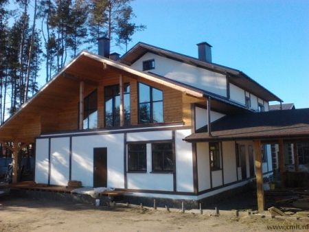 Дом в поселке Изумрудном