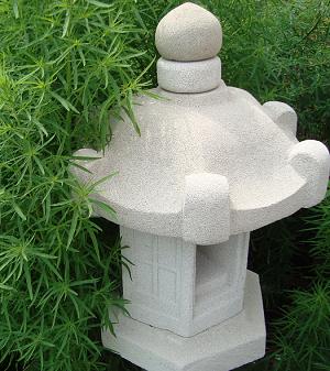Садовый фонарь в японском стиле